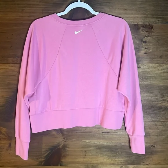 NWOT Nike Dri-Fit Women’s Graphic Center Logo Training Crewneck Pink Sweatshirt - Picture 6 of 10